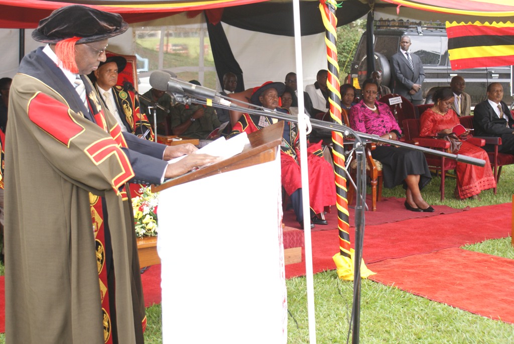 Hon. Rukikaire addresses the congregation