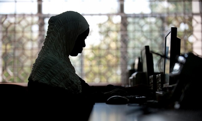 A Female user of the Computer Laboratory in the Main University Library-MakLIB, Makerere University, Kampala Uganda