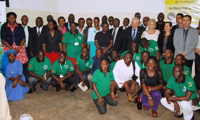 Israeli Knesset Director General Ronen Plot (4th R) and his wife (3rd R), Principal CoVAB-Prof John D. Kabasa (5th R), Deputy Chairperson of Council-Hon. Irene Ovonji-Odida (6th R), Otuke Women Representative-Hon. Annet Nyakecho Okwenye with Members of the Knesset Delegation, Ugandan Parliament, Makerere Staff and CoVAB Students during the visit on 17th October 2014