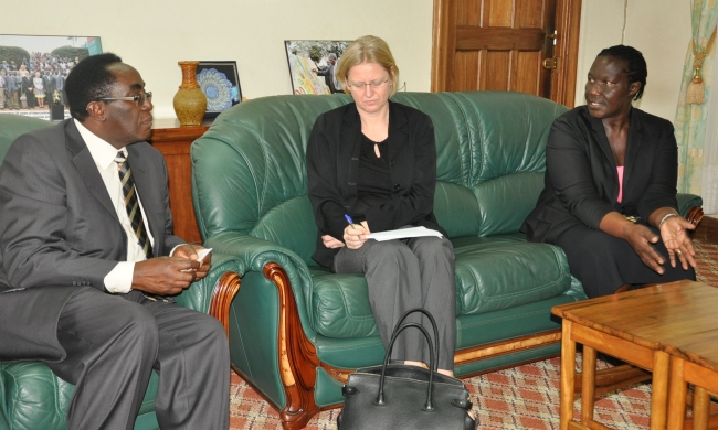 Vice Chancellor-Prof. John Ddumba-Ssentamu (L) meets the Norad Team led by Edle Hamre-Head of Section, accompanied by Dr. Elizabeth Bwanga-NORHED Programme Coordinator, Makerere University, Kampala Uganda on 3rd November 2014