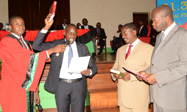 Benson Chark, the former Guild Speaker; Guild President Bala Bwiruka; Dean of Students, Mr Cyriaco Kabagambe and Assoc. Prof. Okello Ogwang representing the Vice Chancellor.