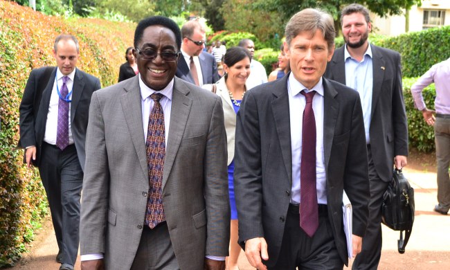 Mr. Tom Malinowski, US Assistant Secretary of State (R) is met upon arrival at Makerere University by Vice Chancellor, Prof. John Ddumba-Ssentamu on 17th November 2015.