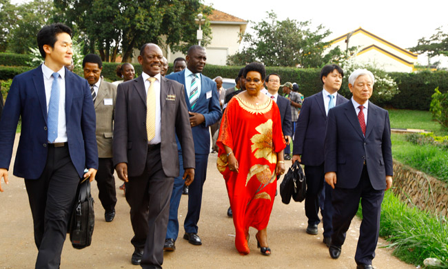 The Acting Vice Chancellor Prof. Barnabas Nawangwe (2nd Left) leads delegation from Makerere University, School of Psychology and the Ministry of ICT and National Guidance.Second Right is Hon. Beti Kamya, the Minister for Kampala Capital City and Metropolitan Affairs who represented H.E Gen. Yoweri Kaguta Museveni, the President of the Republic of Uganda. Extreme Right is Rev. Ock Soo Park, the founder of International Youth Fellowship.