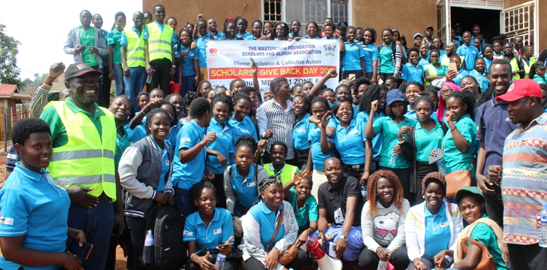 The Scholars together with their leaders and the community members.