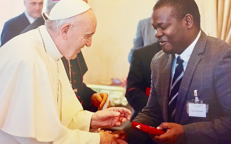 Prof. Noble Banadda (Right) receives his Pius XI Medal from His Holiness Pope Frances (Left) at the award ceremony on 12th November 2018 in the Vatican.