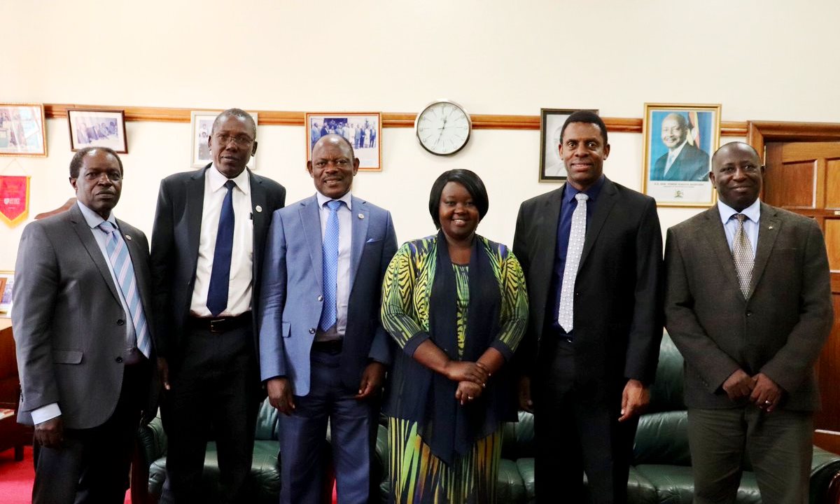 The Vice Chancellor, Prof. Barnabas Nawangwe (3rd Left) and DVCFA-Prof. William Bazeyo (Left) with Members of the Governing Council and Management of the Uganda Heart Institute (UHI) during the meeting on 18th July 2019, Makerere University, Kampala Uganda