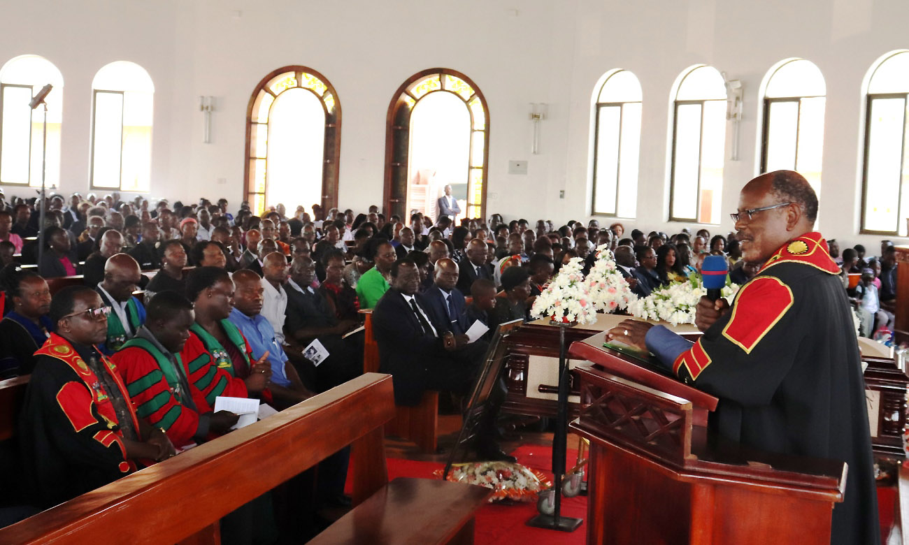 The Vice Chancellor-Prof. Barnabas Nawangwe (Right) addresses mourners during Prof. Johnson Acon's Funeral Service on 20th January 2020, St. Luke Church Ntinda, Kampala Uganda.