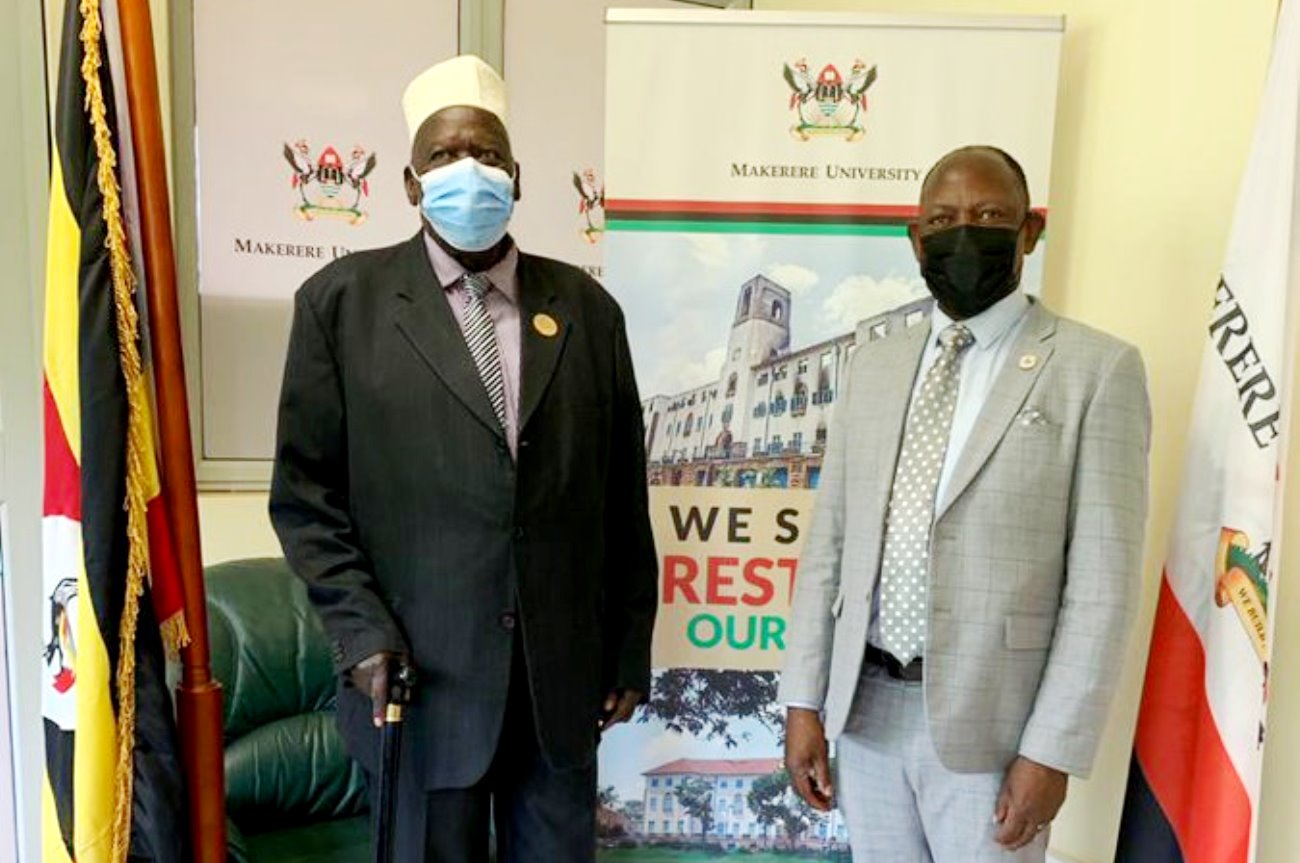 The Vice Chancellor, Prof. Barnabas Nawangwe (R) and the 1st Deputy Prime Minister, Rt. Hon. Moses Ali (L) during the meeting on 4th March 2021, CTF1, Makerere University.