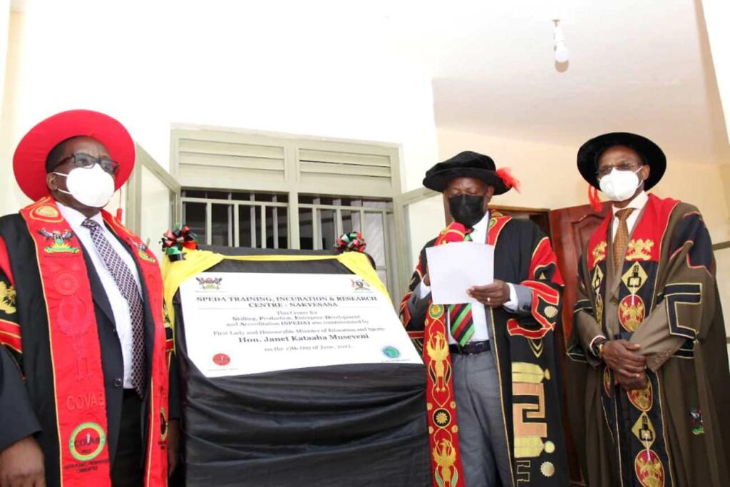 The Vice Chancellor-Prof. Barnabas Nawangwe (C), flanked by DVCAA-Dr. Umar Kakumba (R) and the Principal CoVAB-Prof. John David Kabasa (L) commissions the SPEDA Training, Incubation and Research Centre-Nakyesasa on behalf of the First Lady and Minister of Education and Sports-Hon. Janet Museveni on 17th June 2021. 