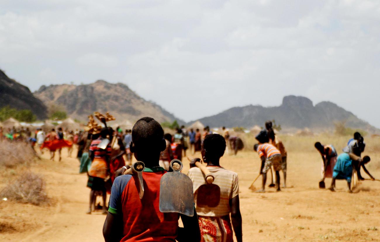 Women going to the fields in Karamoja, Uganda. Photo by Kaarli Sundsmo, USAID on Pixnio