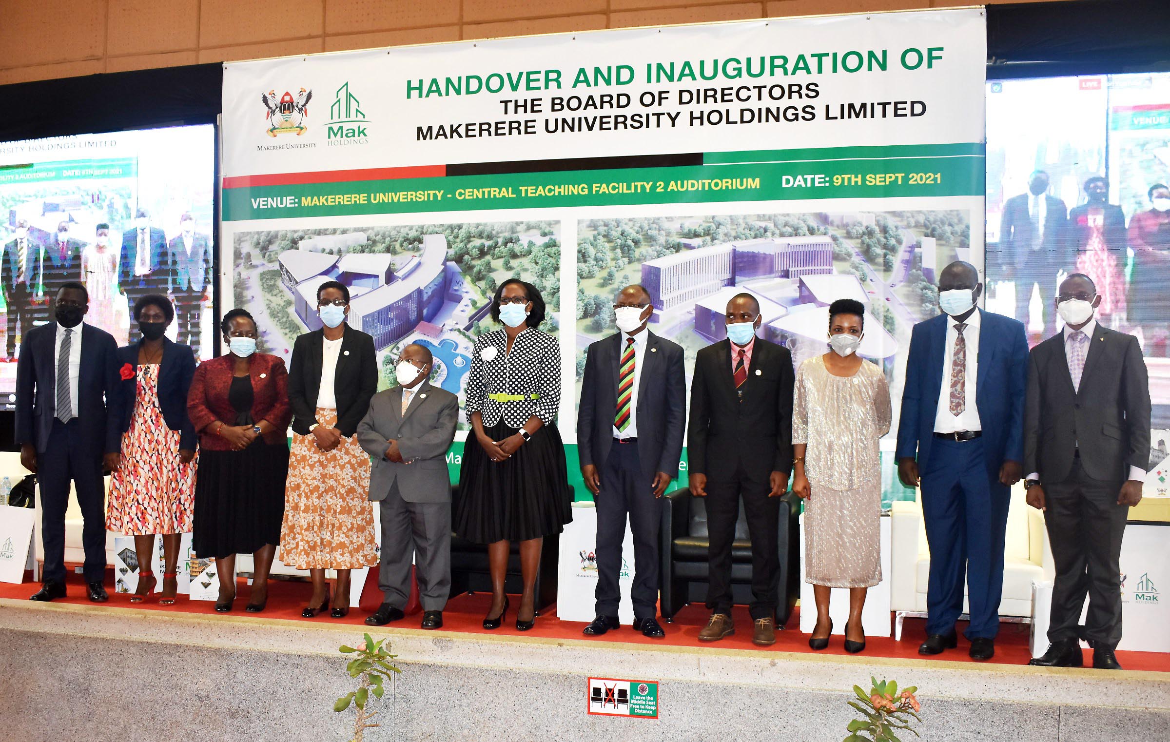 Council Chairperson-Mrs. Lorna Magara (C), Vice Chancellor, Prof. Barnabas Nawangwe (5th R), DVCAA Dr. Umar Kakumba (R), Ag. DVCFA Prof. Josephine Nabukenya,(2nd L) and US-Mr. Yusuf Kiranda (L) pose for a photo with the Chairperson-Mr. Christopher K. Musoke (5th L) and members of the New Board of Mak Holdings Ltd after inauguration at CTF2 on 9th September 2021.