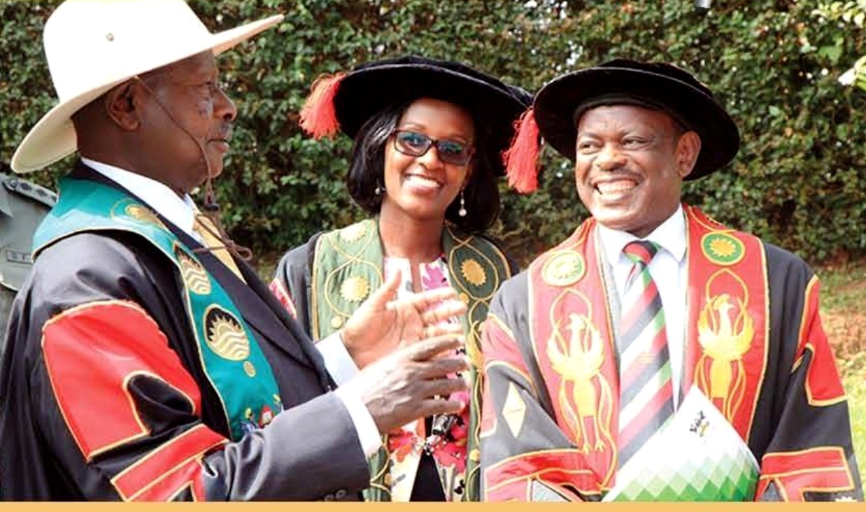 The President of Uganda and Visitor of Makerere University-H.E. Yoweri Kaguta Museveni (L) shares a light moment with the Chairperson of Council-Mrs. Lorna Magara (C) and Vice Chancellor-Prof. Barnabas Nawangwe (R) on Day1 of the 69th Graduation Ceremony on 15th January 2019.