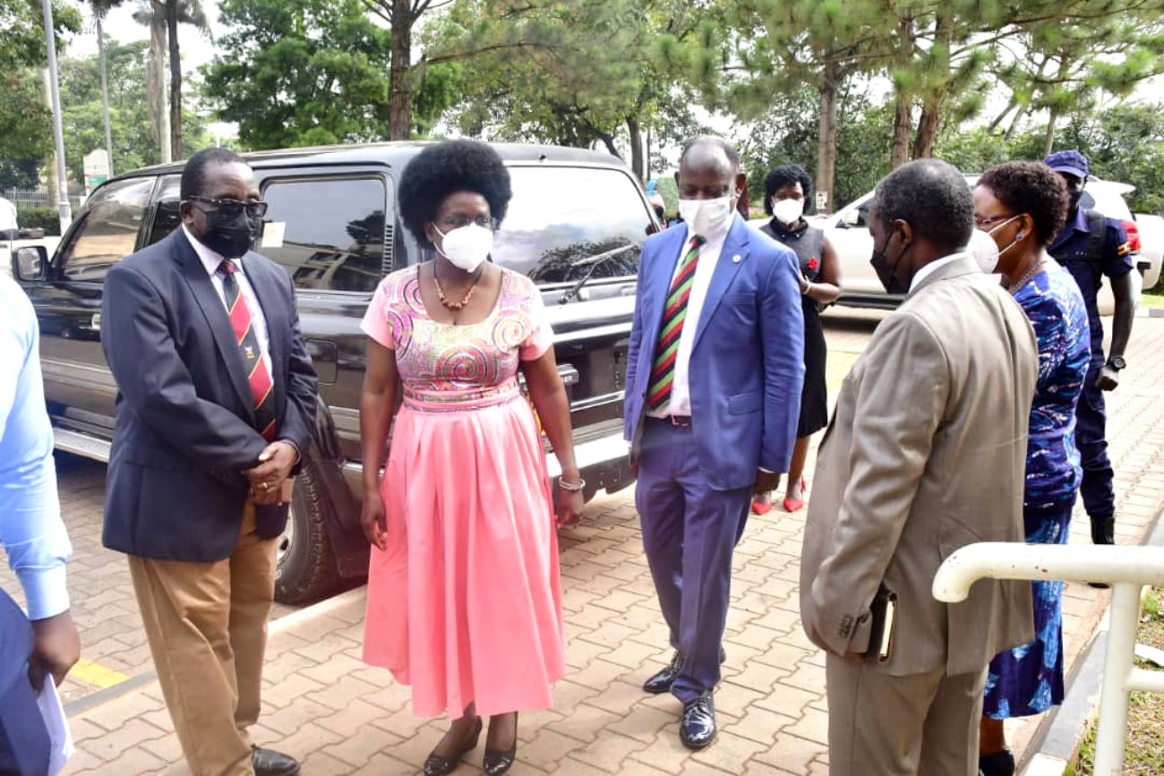 The Science, Technology and Innovation Minister, Hon. Dr. Monica Musenero (2nd L) is received upon arrival at the Central Teaching Facility 2 (CTF 2) Auditorium for the pitching session by Vice Chancellor, Prof. Barnabas Nawangwe (3rd L), Prof. William Bazeyo (back to camera), Prof. John David Kabasa (L) and other officials on 1st November, 2021.