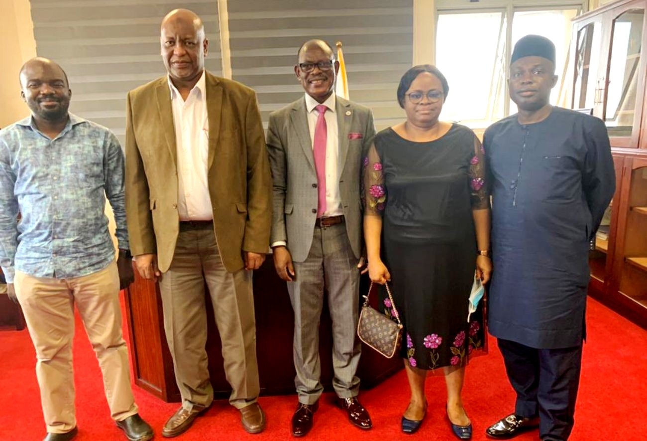 The Vice Chancellor, Prof. Barnabas Nawangwe (C) with the Nigerian High Commissioner to Uganda, H.E. Zanna Umaru Bukar-Kolo (2nd L) and members of his delegation during the meeting on 20th December 2021, CTF1, Makerere University.