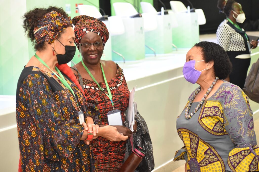 Prof. Amina Mama (L) interacts with the South African High Commissioner to Uganda, H.E. Lulama Mary-Theresa Xingwana (R) and Prof. Sylvia Tamale (C). 