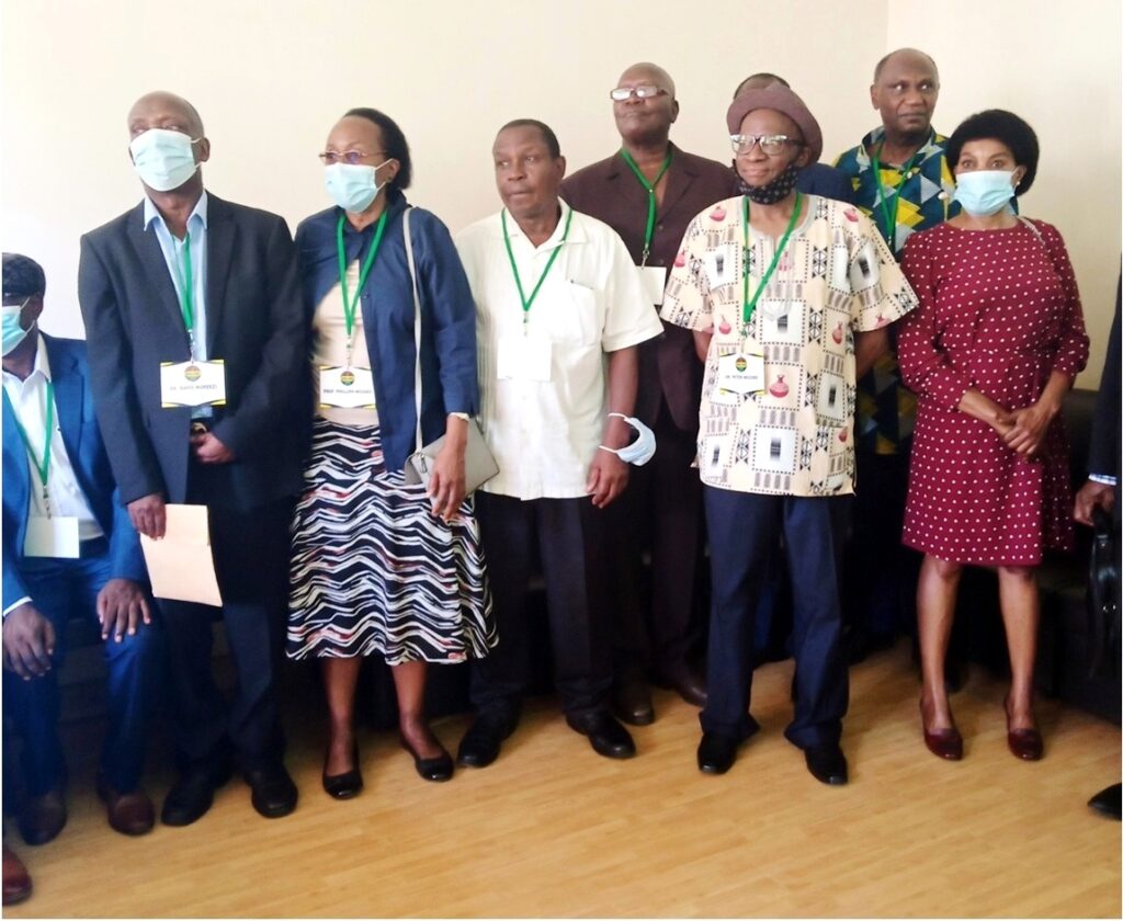 Makerere University Medical School Class of 1976 during their tour of the Main University Library.