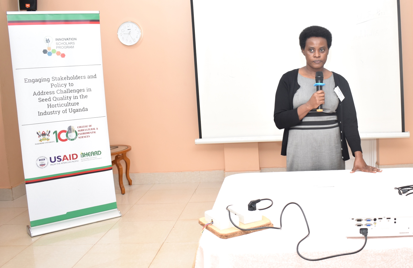 Dr. Jeninah Karungi, Associate Professor in the Department of Agricultural Production at CAES, Makerere University sharing an overview of the project at the Stakeholder Engagement on Challenges Affecting the Seed Value Chain in the Horticulture Industry in Uganda, 13th July 2022, Kampala.