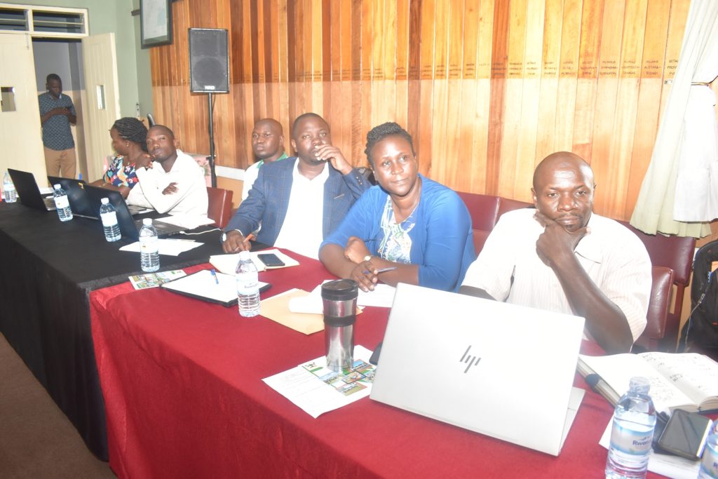 Students and supervisors following the presentations.