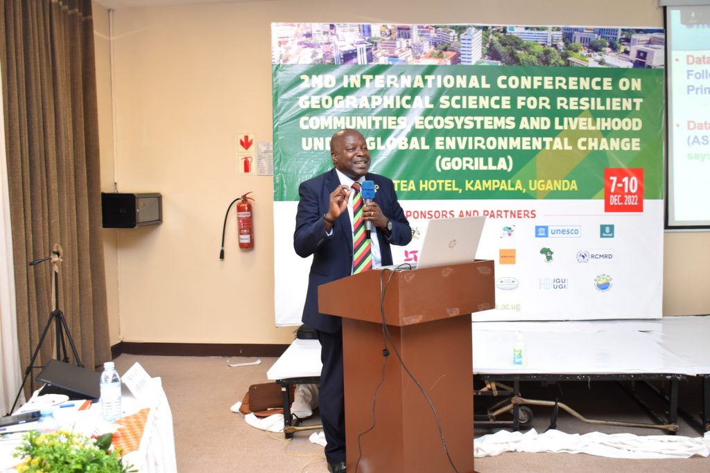 Prof. Tonny Oyana delivered a keynote address on optimizing biodiversity data science for societal benefits in developing countries.