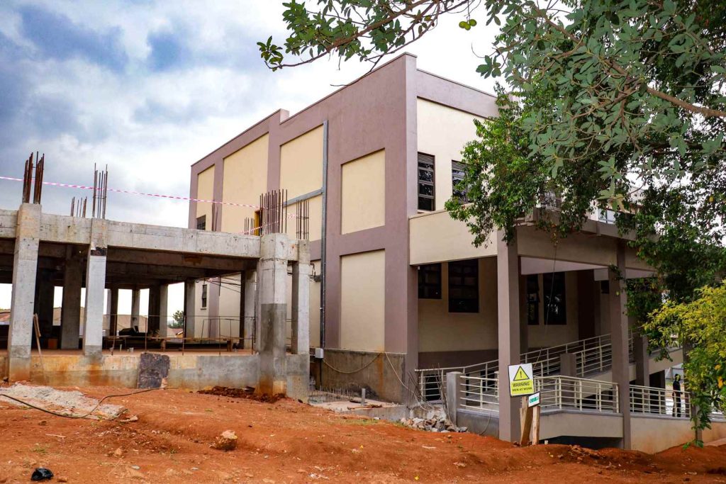 Side view of the Auditorium and the slab for the first floor of the MakSPH Main Building. 