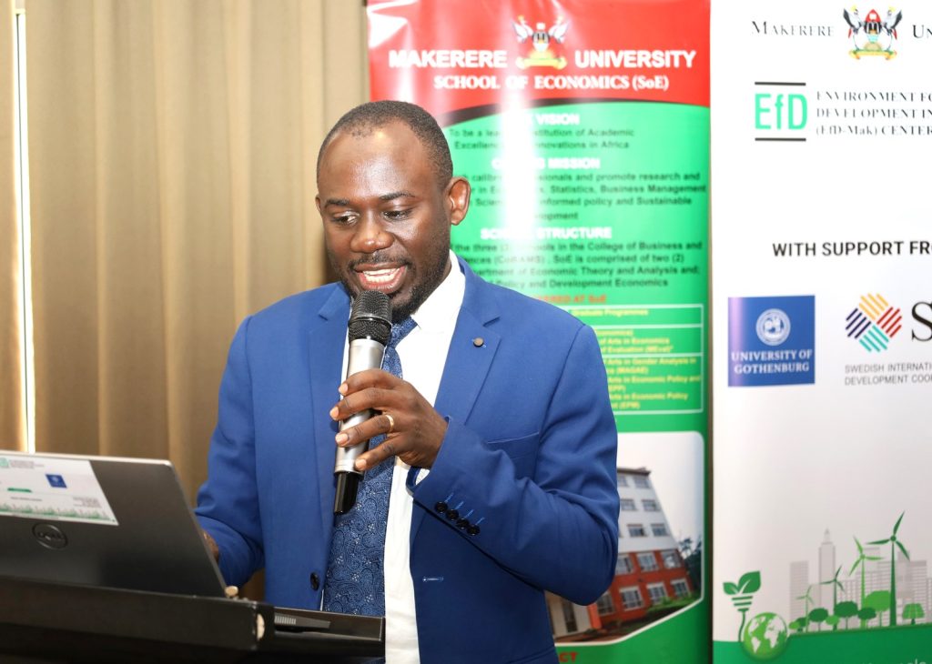 IGE Engagement Specialist, Dr. Peter Babyenda addressing the stakeholders. Makerere EfD Stakeholders Meeting, Transitioning from Biomass to Clean Energy Sources, 17th November 2023, Kampala Sheraton Hotel, Uganda, East Africa.