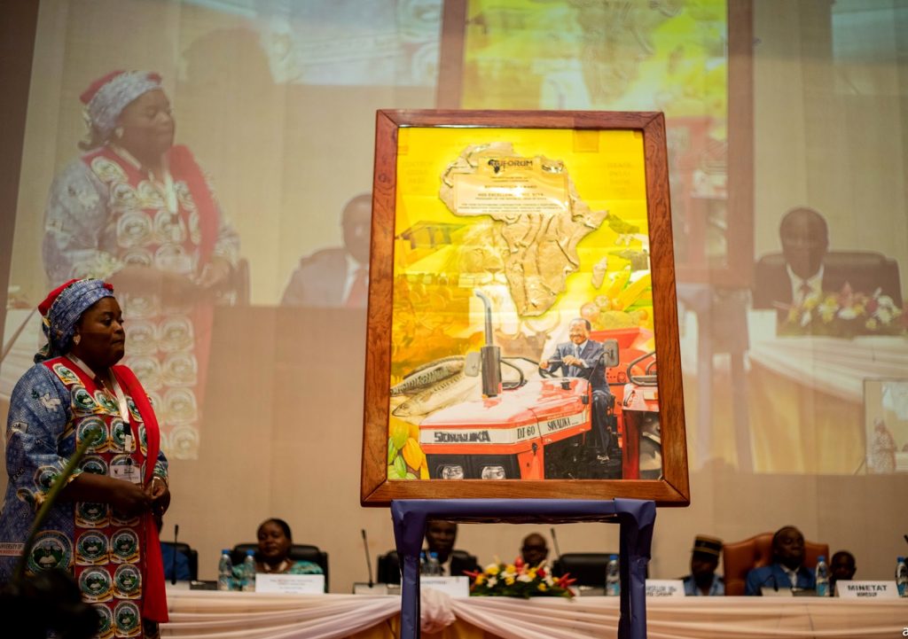 The contemporary painting presented to His Excellence Paul Biya, President of the United Republic of Cameroon by RUFORUM in recognition of his outstanding, selfless and patriotic services s to the people of Cameroon and Africa at large. 19th RUFORUM Annual General Meeting, 28th October to 2nd November 2023, Yaoundé, Cameroon.