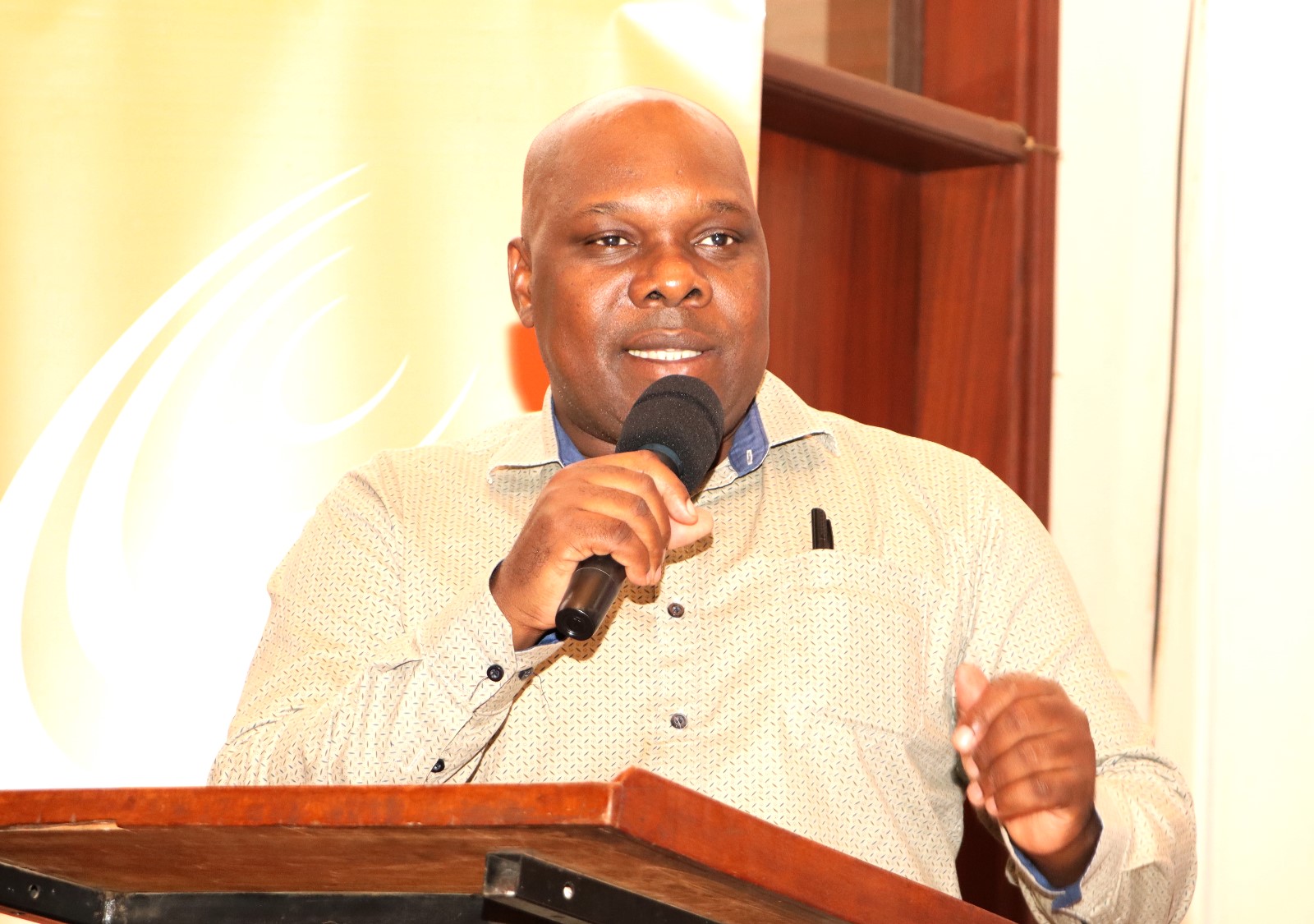 Daniel Kaweesi speaking on behalf of Uganda National Commission for UNESCO. Uganda Media Sector Working Group in collaboration with Makerere University Department of Journalism and Communication, CIPESA, Oslo Metropolitan University, the Uganda Human Rights Commission, the African Centre for Media Excellence, UNESCO, the Uganda Media Council, and Media Focus on Africa commemorating World Press Freedom Day, global theme “Defending the Truth in an Age of Polarization and Distrust”, 6th May 2025, CEDAT Conference Hall, Kampala, East Africa.