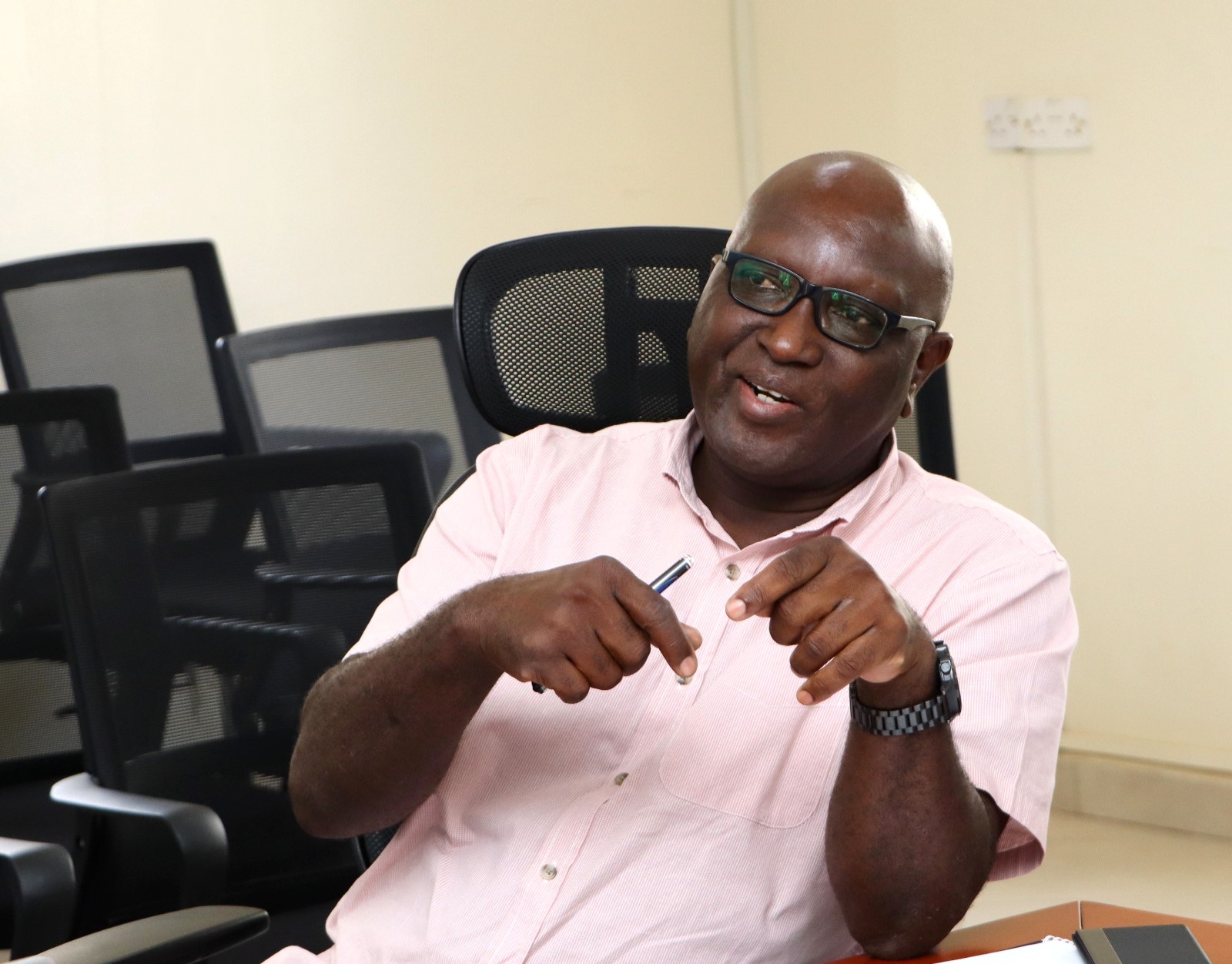Prof. Kasaija Apuuli during the discussion session. The Centre for United States Studies at Makerere University held its first research review workshop, marking the beginning of an ambitious academic project to publish a book examining the historical and contemporary relations between the United States and Uganda, 28th April 2025, Kampala, East Africa.