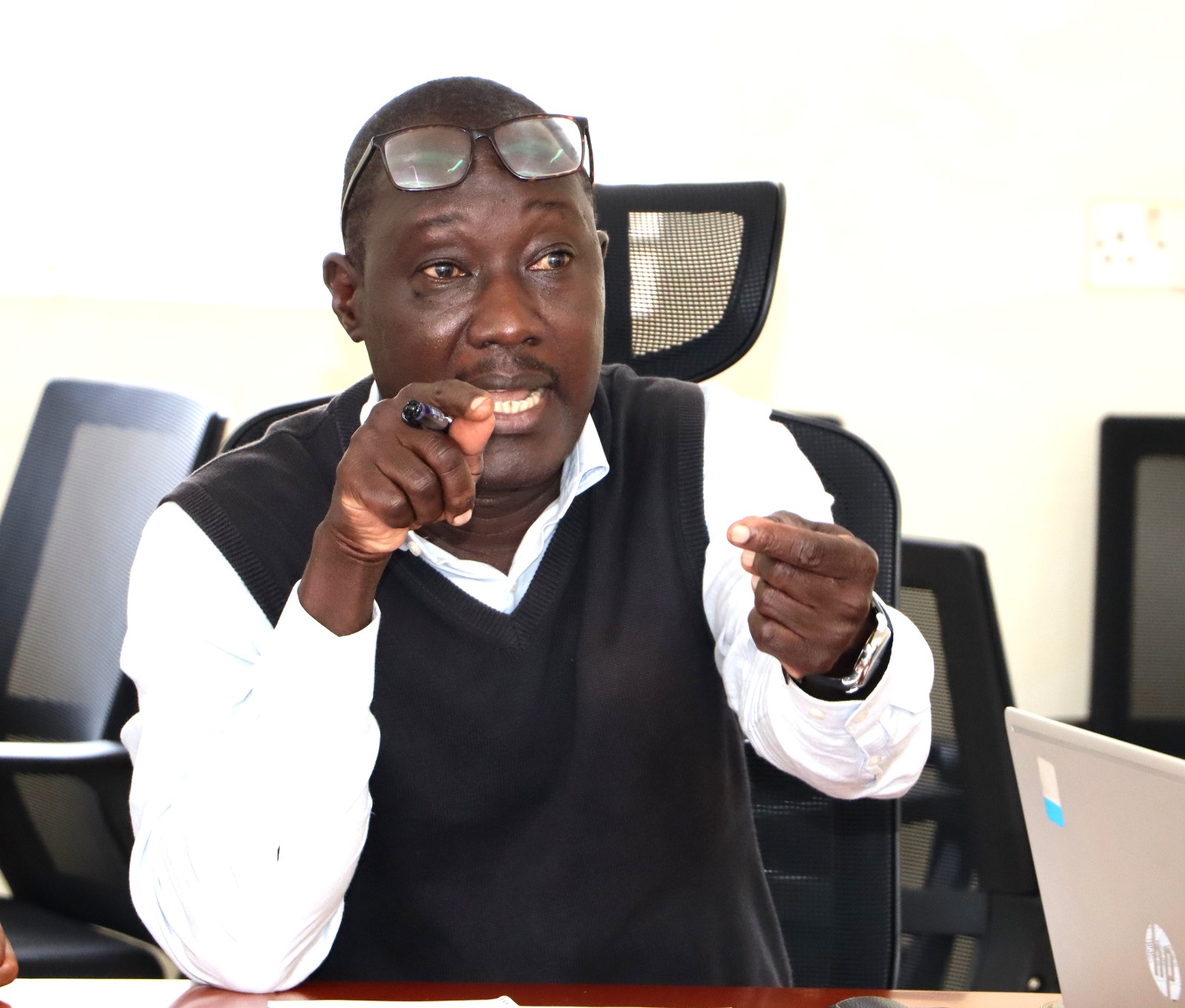 Prof. Paul Omach advising the researchers. The Centre for United States Studies at Makerere University held its first research review workshop, marking the beginning of an ambitious academic project to publish a book examining the historical and contemporary relations between the United States and Uganda, 28th April 2025, Kampala, East Africa.