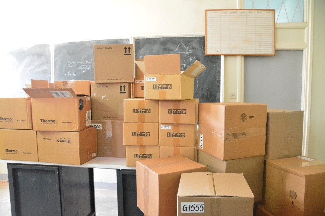Some of the cartons containing equipment and lab supplies. Donation of scientific laboratory equipment worth USD 400,000 (Shs. 1.4 billion) through the Seeding Labs’ Instrumental Access Program to enhance teaching, research, and diagnostic services at the College of Veterinary Medicine, Animal Resources and Biosecurity (CoVAB), 4th June 2025, Makerere University, Kampala Uganda, East Africa.