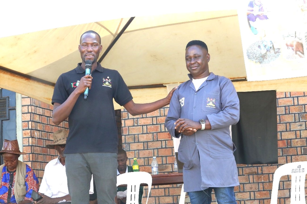The coordinators of the programme, Dr Emmanuel Opolot and Dr Gabriel Karubanga addressing participants at Mbulamu Integrated Farm. College of Agricultural and Environmental Sciences (CAES) at Makerere University, Kampala Uganda, East Africa revitalization of internship programme for 51 students at Mbulamu Integrated Farm, Mpigi District and Green Valley Farm, Masaka District. Coordinators: Dr. Emmanuel Opolot, Dr. Gabriel Karubanga.