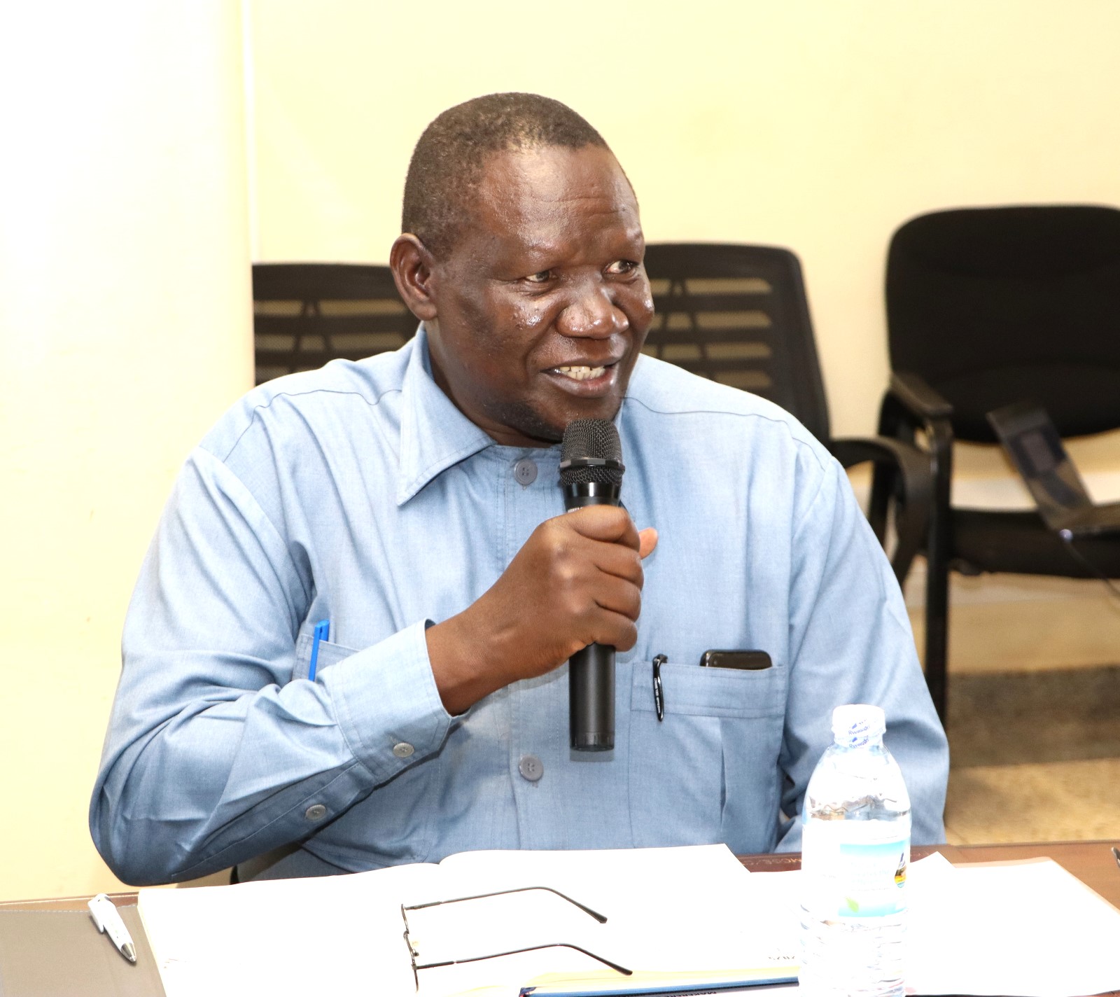 Mugabi Stephene from the Ministry of Water and Environment during the meeting. Environment for Development Initiative–Makerere University (EfD-Mak) Centre 2nd Advisory Board Meeting calls for expanded scope and sustainable funding for the center’s activities held 16th July 2025 at Yusuf Lule Central Teaching Facility, Kampala Uganda, East Africa.