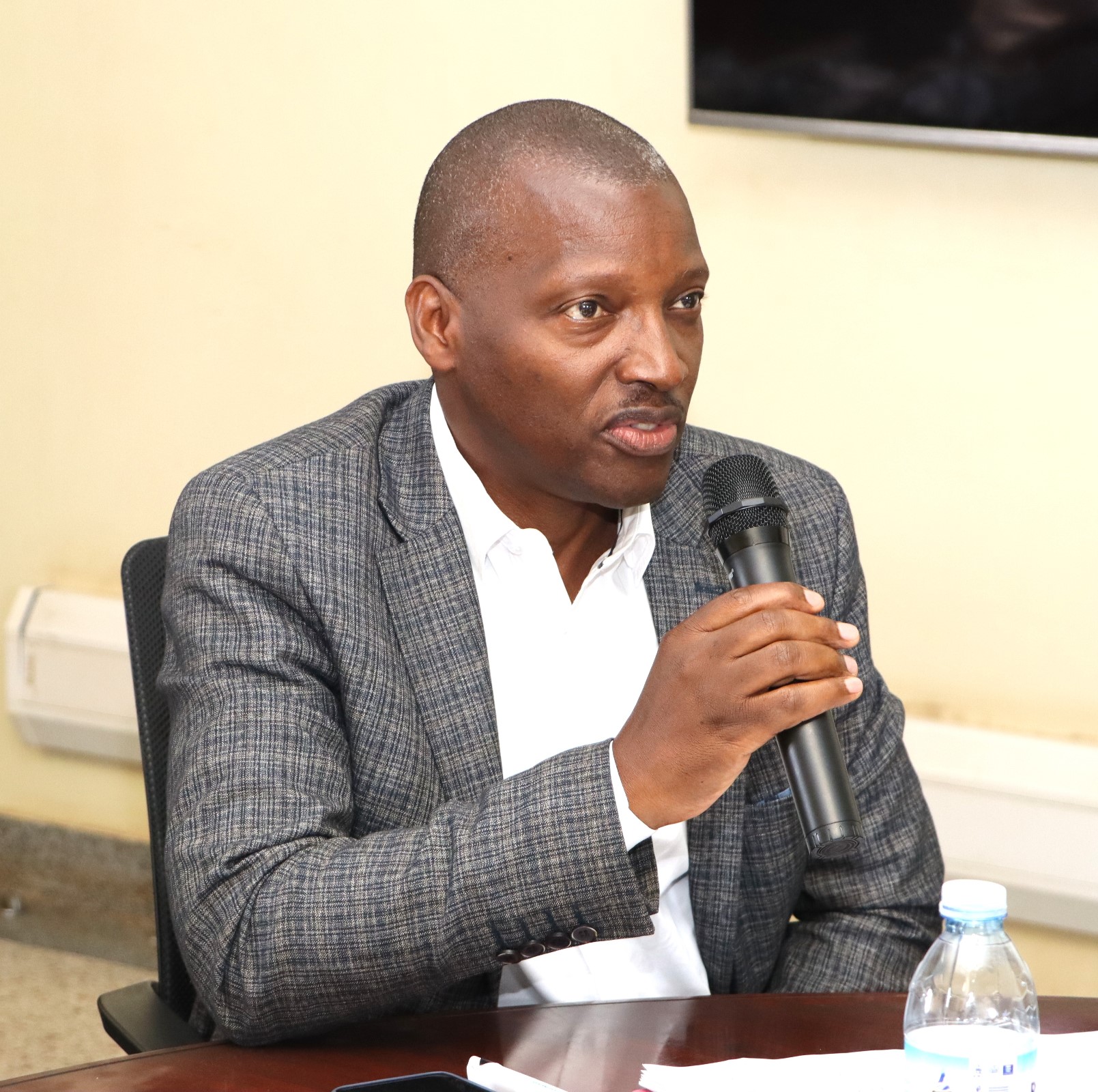 CSO representative Onesmus Mugyenyi contributing. Environment for Development Initiative–Makerere University (EfD-Mak) Centre 2nd Advisory Board Meeting calls for expanded scope and sustainable funding for the center’s activities held 16th July 2025 at Yusuf Lule Central Teaching Facility, Kampala Uganda, East Africa.