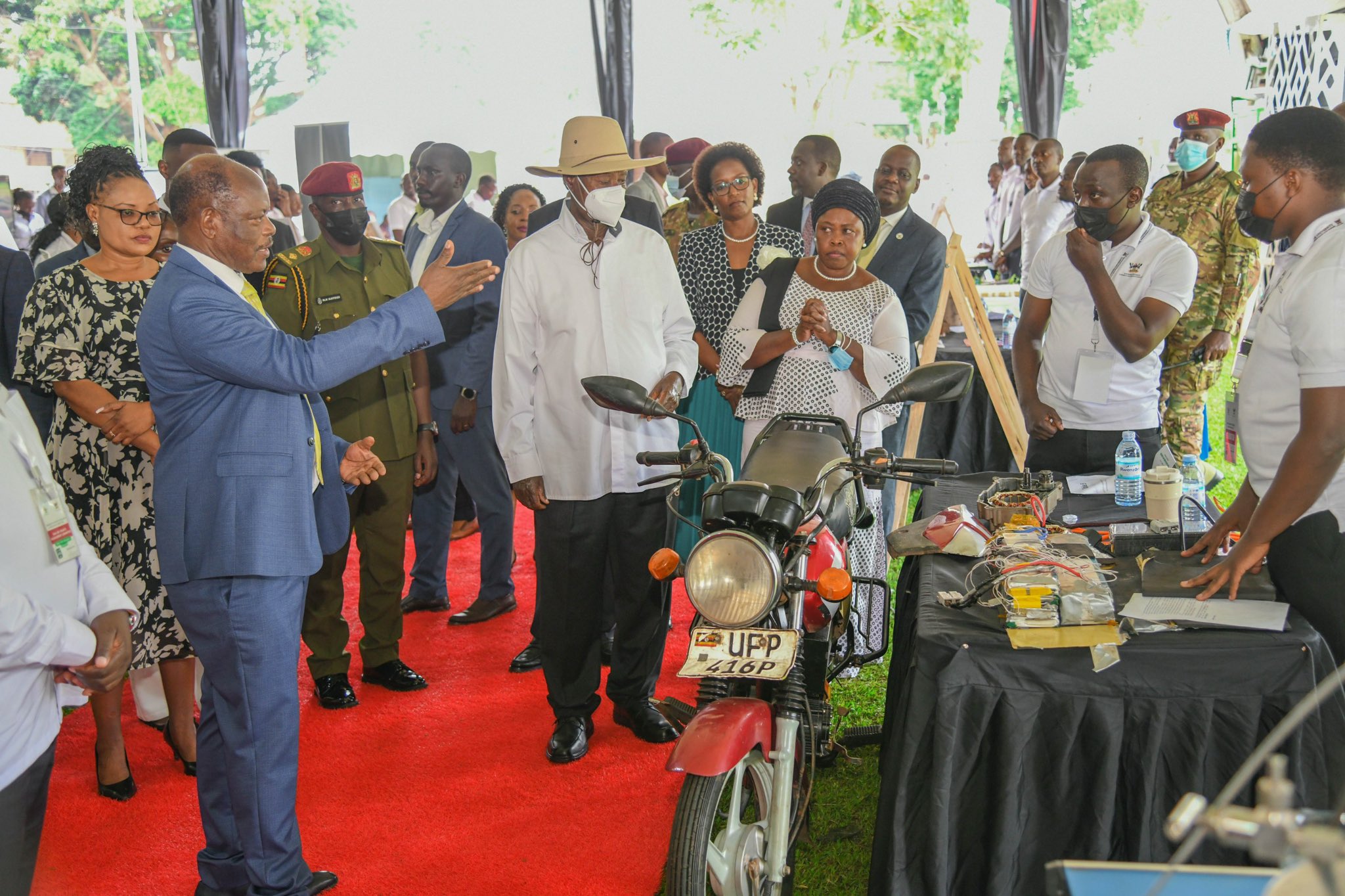 His Excellency President Yoweri Kaguta Museveni Inspecting one of the stalls at the Research and Innovations Week