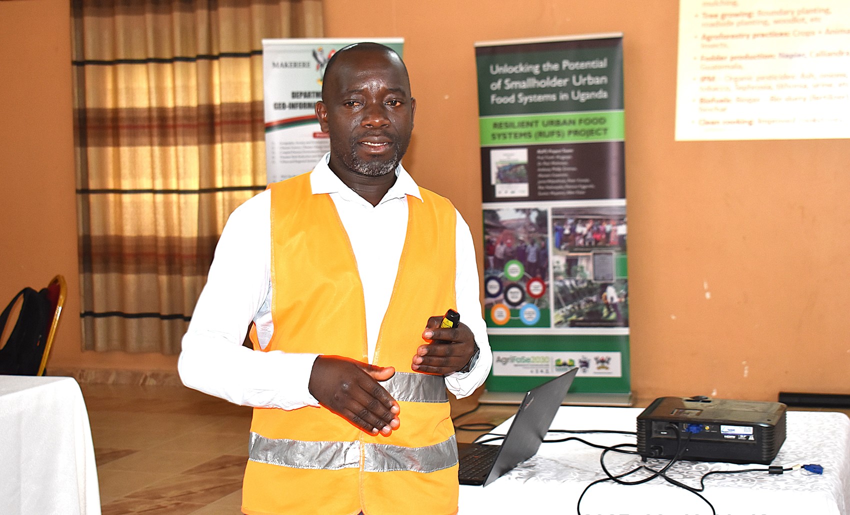 Mr. Henry Stanley Mbowa (AidEnvironment) and Mr. Muhindo Assanairi Bukanywa (Kasese Agricultural Officer) shared insights on climate-resilient agronomic practices. Launch of Phase II of the Resilient Urban Food Systems (RUFS) project, aimed at deepening food security and climate resilience in Kasese Municipality and Mbale City. Funded through the AgriFoSe2030 programme and coordinated by Prof. Frank Mugagga, Department of Geography, Geo-Informatics, and Climatic Sciences, College of Agricultural and Environmental Sciences (CAES), Makerere University, Kampala Uganda, East Africa.