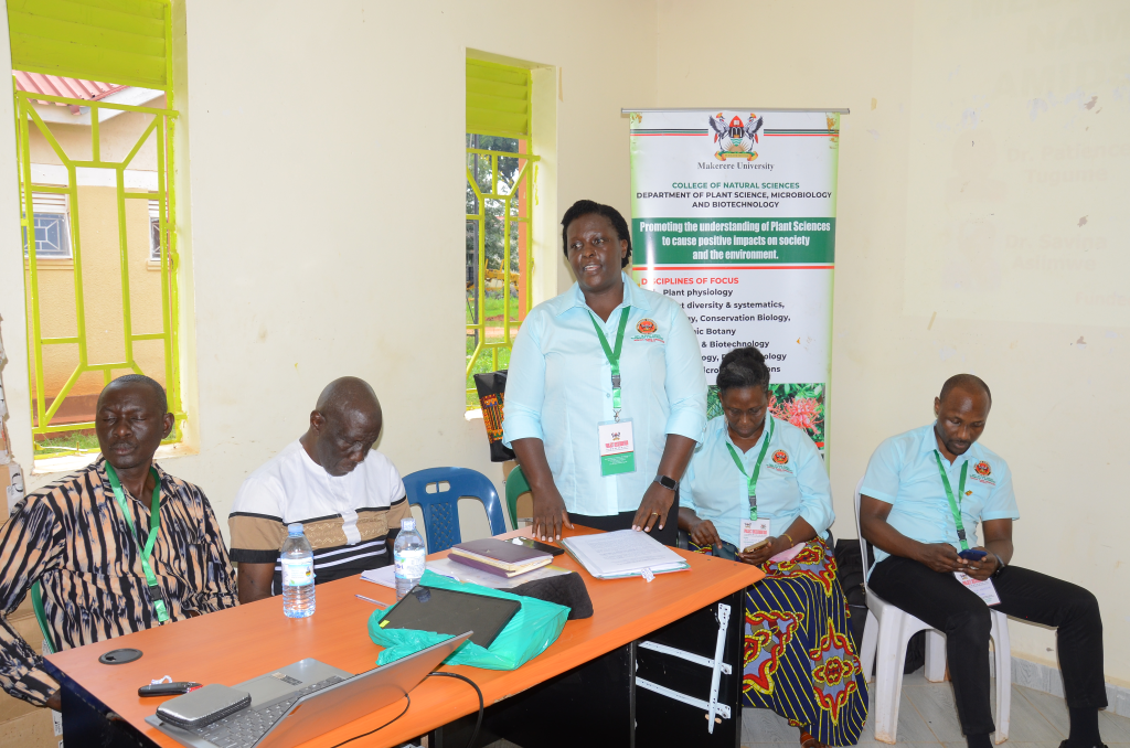 Dr Tugume addressing the workshop participants on the key research findings. Researchers led by Dr Patience Tugume, Department of Plant Sciences, Microbiology, and Biotechnology, College of Natural Sciences (CoNAS) documented 174 medicinal plant species under project “Knowledge, Attitudes, and Conservation of Commonly Traded Medicinal Plants in a Climate-Changing Environment in Eastern Uganda,” funded by Government of Uganda through the Makerere University Research and Innovations Fund (MakRIF), research dissemination workshop, 23rd July 2025, Namutumba District, Uganda East Africa.