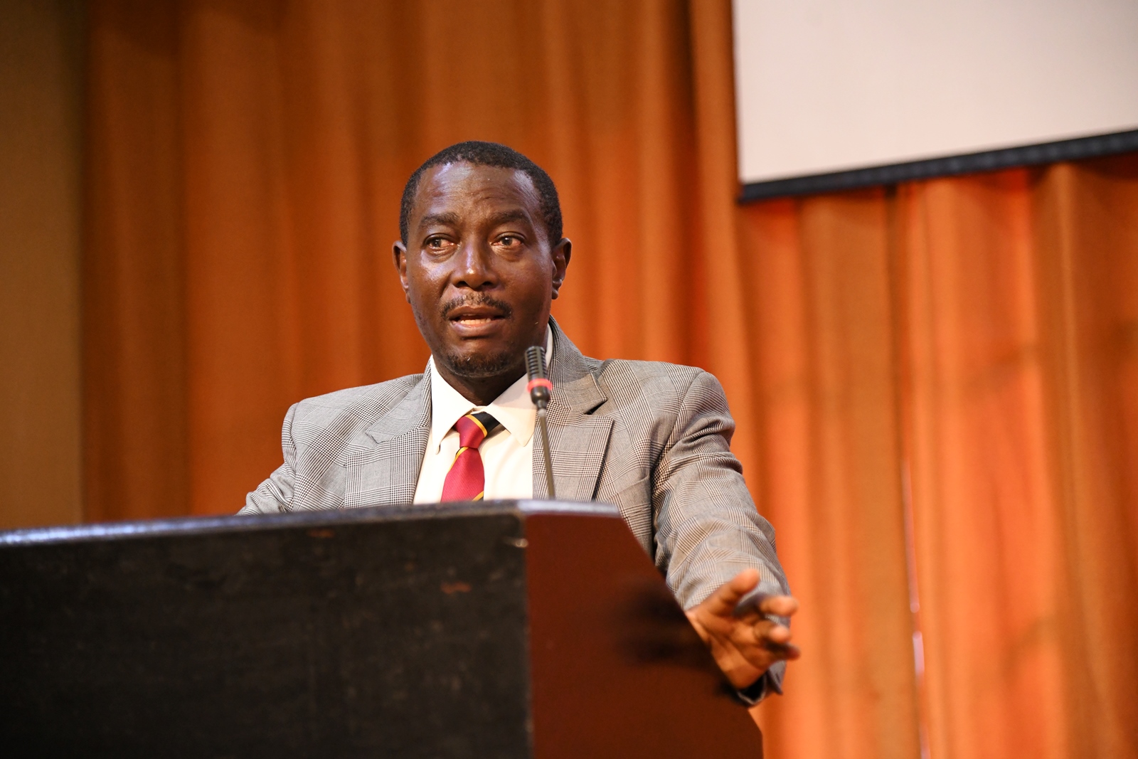 Mr. Evarist Bainomugisha highlights key issues from the approved FY 2025/2026 budget. Top Management Capacity Building Training for Makerere University aimed at building excellence in 21st Century University Leadership at Makerere through two objectives namely; Strategic Budget Mastery and Implementation Excellence, and Comprehensive Management Excellence and Skills Enhancement on 14th August 2025, Speke Resort Munyonyo, Kampala Uganda, East Africa.