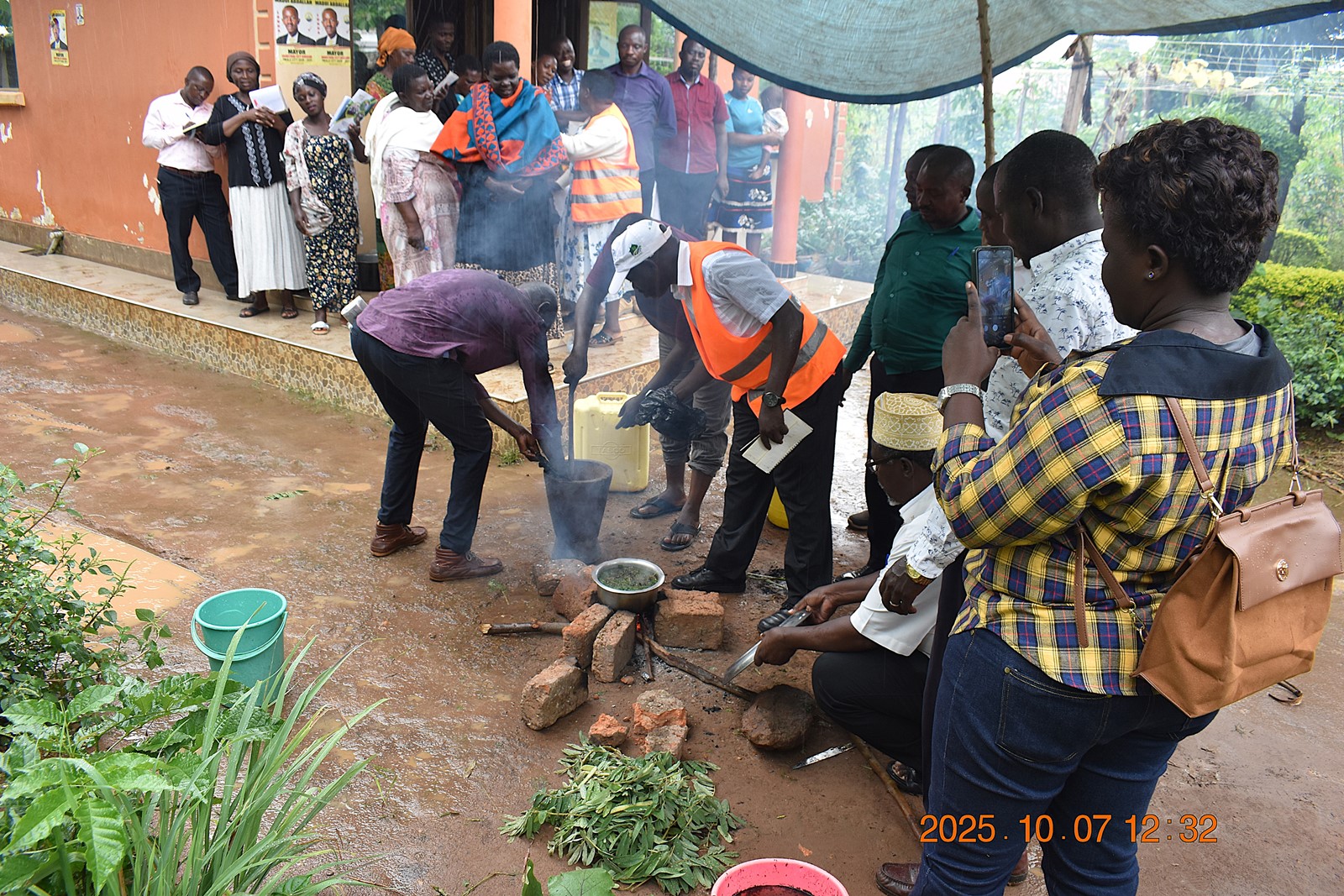 The farmers being trained on the production pesticides using different plant materials. Phase II of the Resilient Urban Food Systems (RUFS) Project, Department of Geography, Geo-Informatics, and Climatic Sciences at Makerere University, Kampala Uganda, East Africa and funded through the AgriFoSe2030 Programme, practical techniques for producing organic fertilizers and pesticides using affordable, locally available materials 6th to 7th October 2025, Emily Royal Mixed Farm, Industrial City Division, Mbale City.