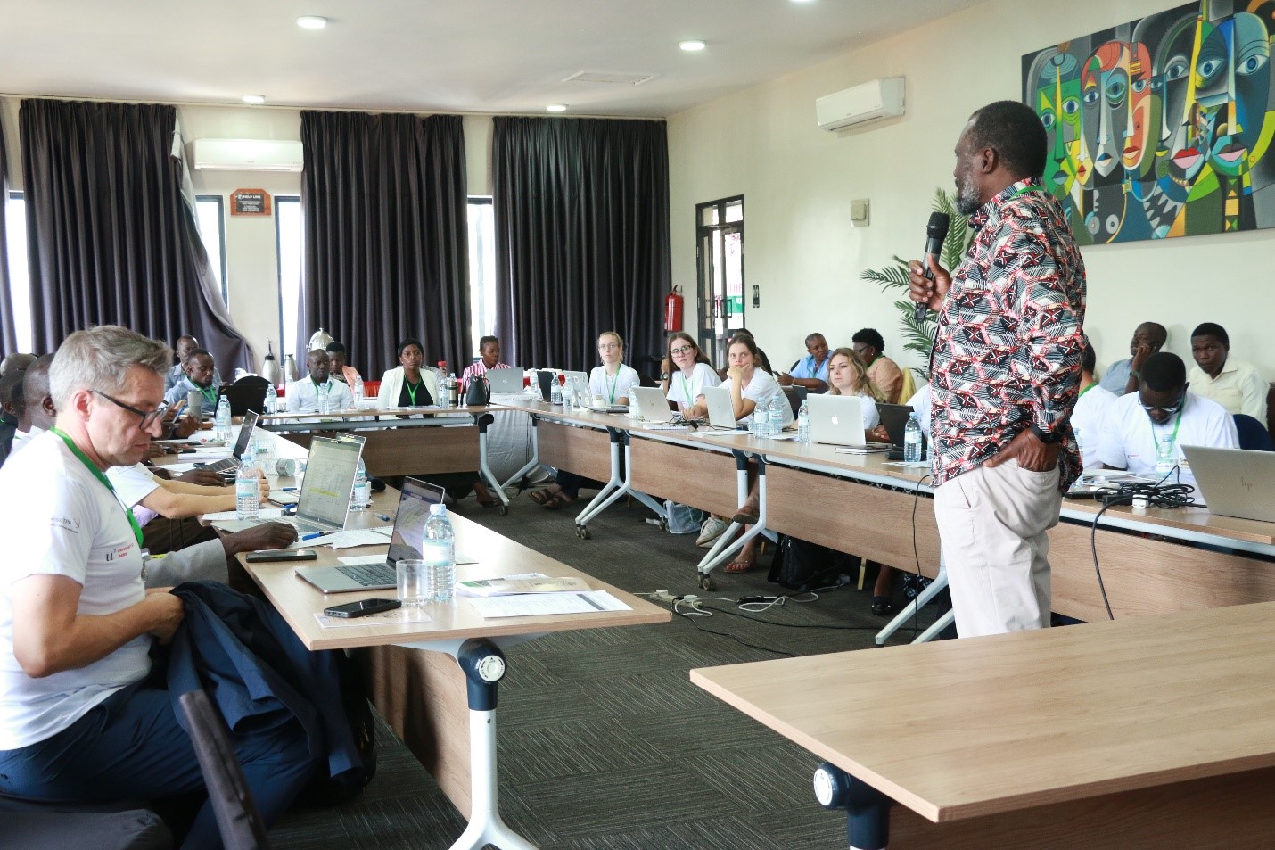CoVAB’s Dr. Sam Okech moderated the sessions at the launch seminar. Makerere University’s College of Veterinary Medicine, Animal Resources and Biosecurity (CoVAB) inaugurates Tracking Trails project, an ambitious, transnational research initiative that aims to expose the spatiotemporal dynamics of free-roaming dogs and their epidemiological implications, particularly concerning rabies, with expertise from Uganda, Chad, India, Indonesia, and Switzerland, exemplifying an ideal One Health model. 16th October 2025, Fairway Hotel, Kampala Uganda, East Africa.