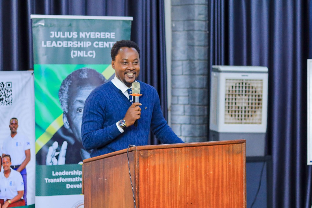 Dr. Gardner facilitating the JNLC-UNDP Alumni Workshop. Julius Nyerere Leadership Centre (JNLC) at Makerere University, in partnership with the United Nations Development Programme (UNDP), two-day Community Innovation Showcase and Alumni Workshop on 17th November 2025, Fairway Hotel, Kampala Uganda, East Africa. An event dedicated to strengthening alumni-led community transformation across Uganda.