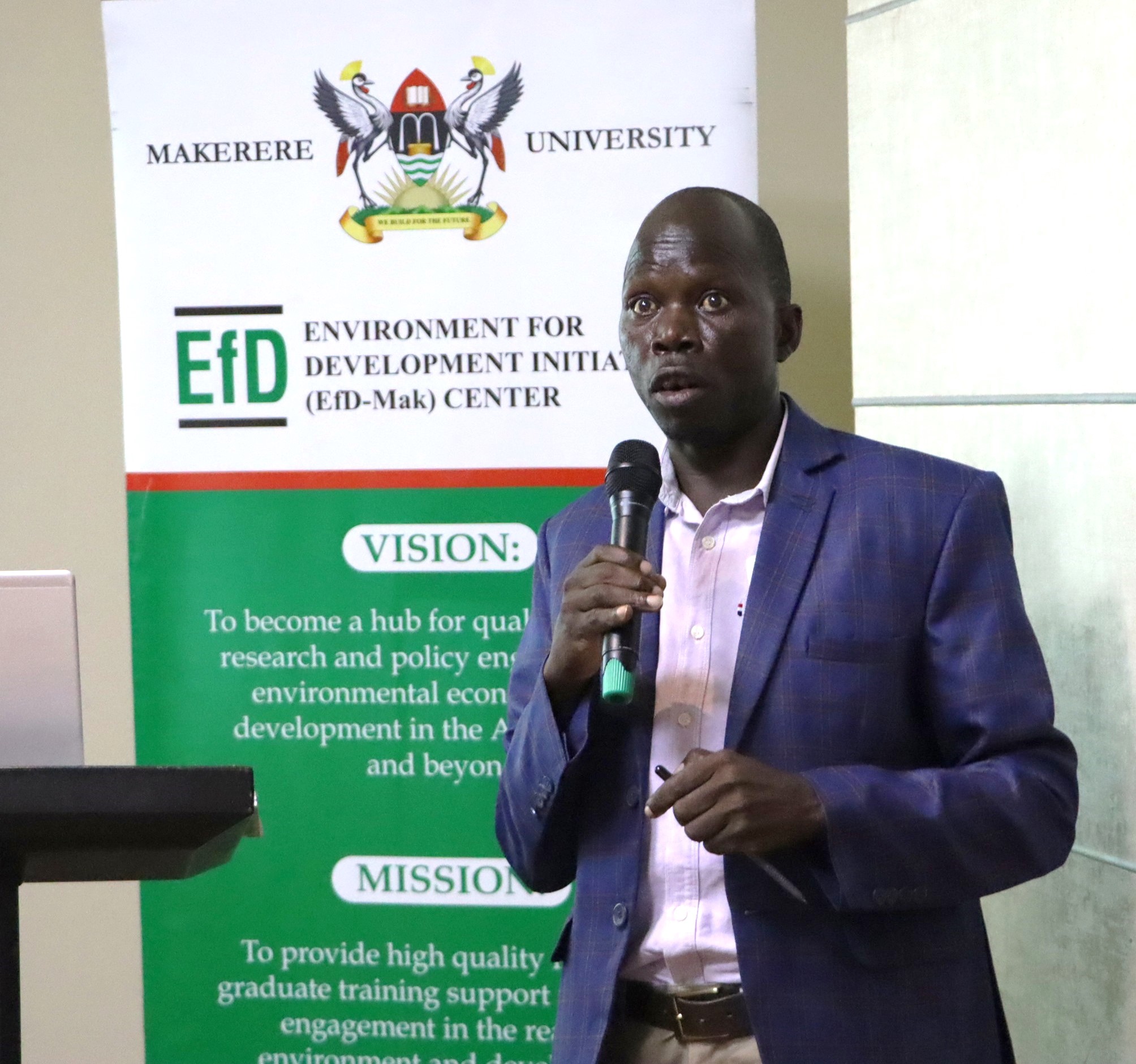 Thomas Opeet IGE Fellow presenting the CSA Transformational Initiative. The high-level annual workshop organised by the Environment for Development (EfD) Makerere University Centre through its regional Inclusive Green Economy (IGE) Programme to draw a roadmap for accelerating the adoption of Climate Smart Agriculture (CSA) as Uganda struggles with rising climate shocks, stagnating agricultural productivity and worsening poverty levels, held on December 4, 2025 at the Sheraton Kampala Hotel, Uganda, East Africa.