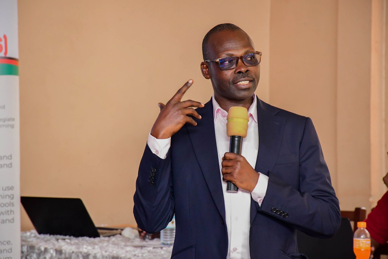 Dr. Boaz Mutungi presenting the Kiswahili Curriculum Content. Center for Teaching and Learning Support, College of Education and External Studies (CEES), Kiswahili Primary School Orientation Workshop, aimed at strengthening skills in content and delivery, enhancing assessment competencies, and improving the understanding of the Kiswahili curriculum, 14th March 2026, Makerere University, Kampala Uganda, East Africa.