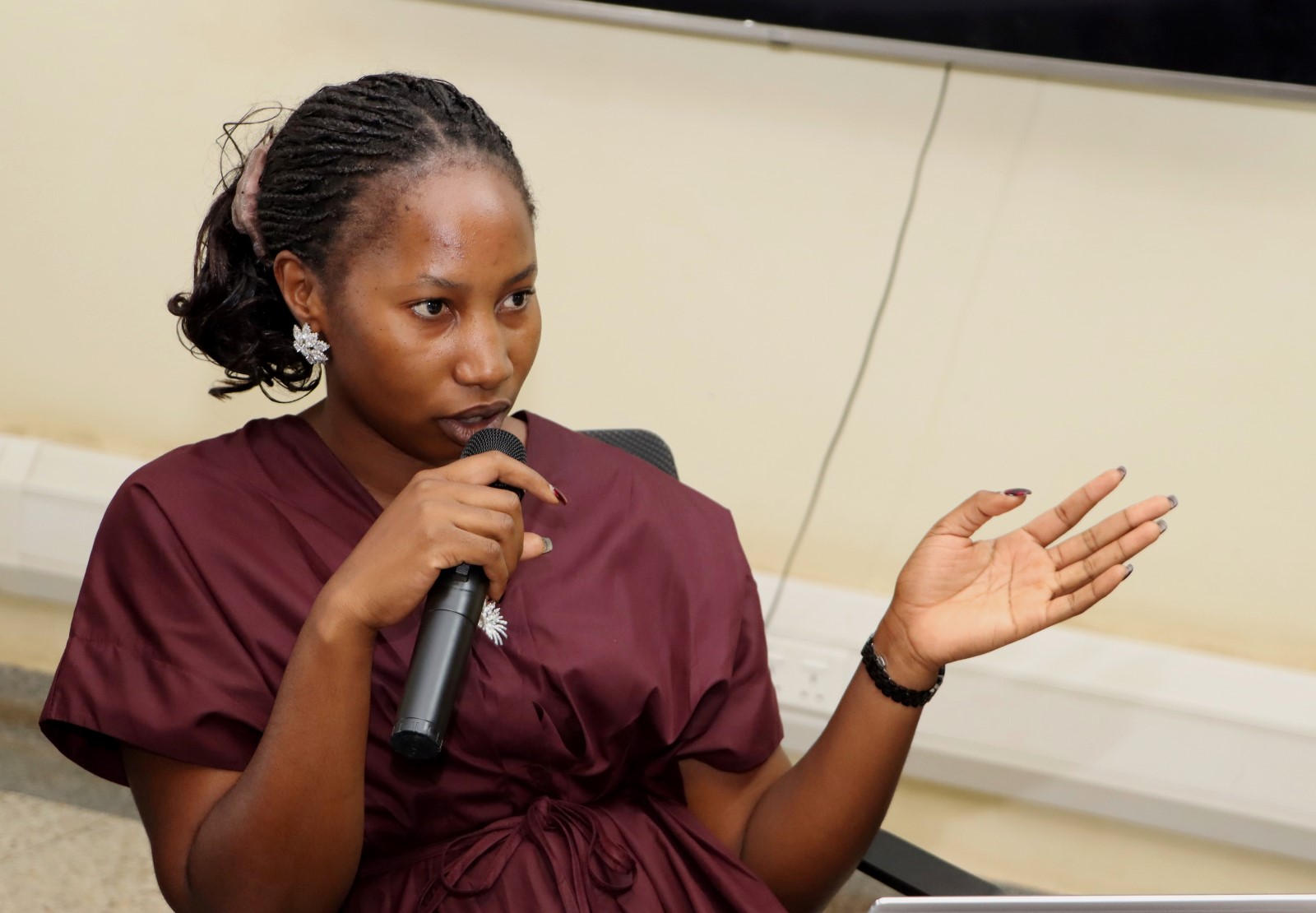 Alice Nalweera during the discussion session. Environment for Development (EfD) Initiative Seminar Series, Public Lecture by French economist Nathalie Ferriere, titled “Donor Cooperation or Competition: What Do We Know from Economics Research and What Should We Investigate.” 16th April 2026, Yusuf Lule Central Teaching Facility, Makerere University, Kampala Uganda, East Africa.