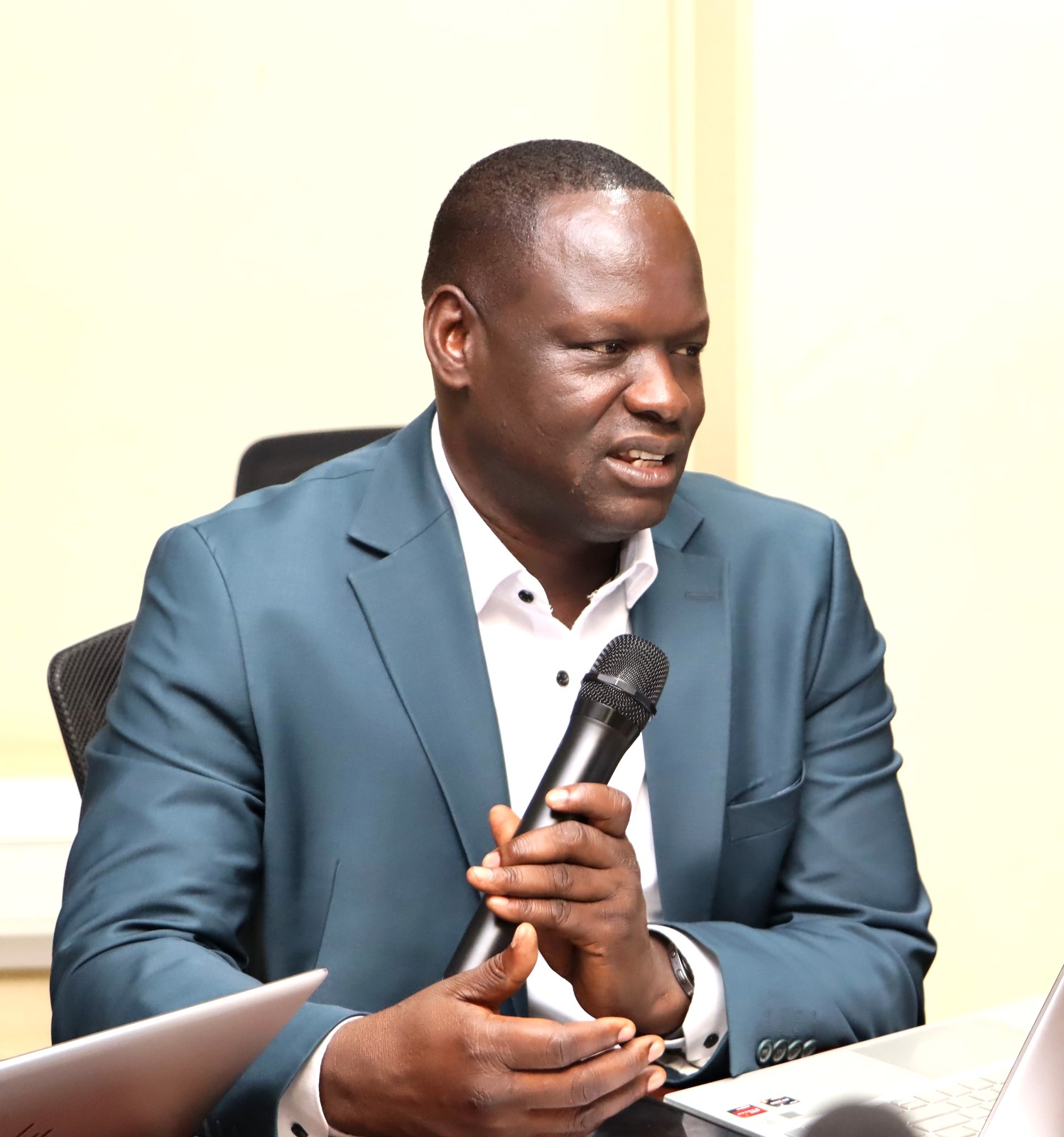 Dr. John Bosco Oryema reacts to the study findings. Environment for Development (EfD) Initiative Seminar Series, Public Lecture by French economist Nathalie Ferriere, titled “Donor Cooperation or Competition: What Do We Know from Economics Research and What Should We Investigate.” 16th April 2026, Yusuf Lule Central Teaching Facility, Makerere University, Kampala Uganda, East Africa.