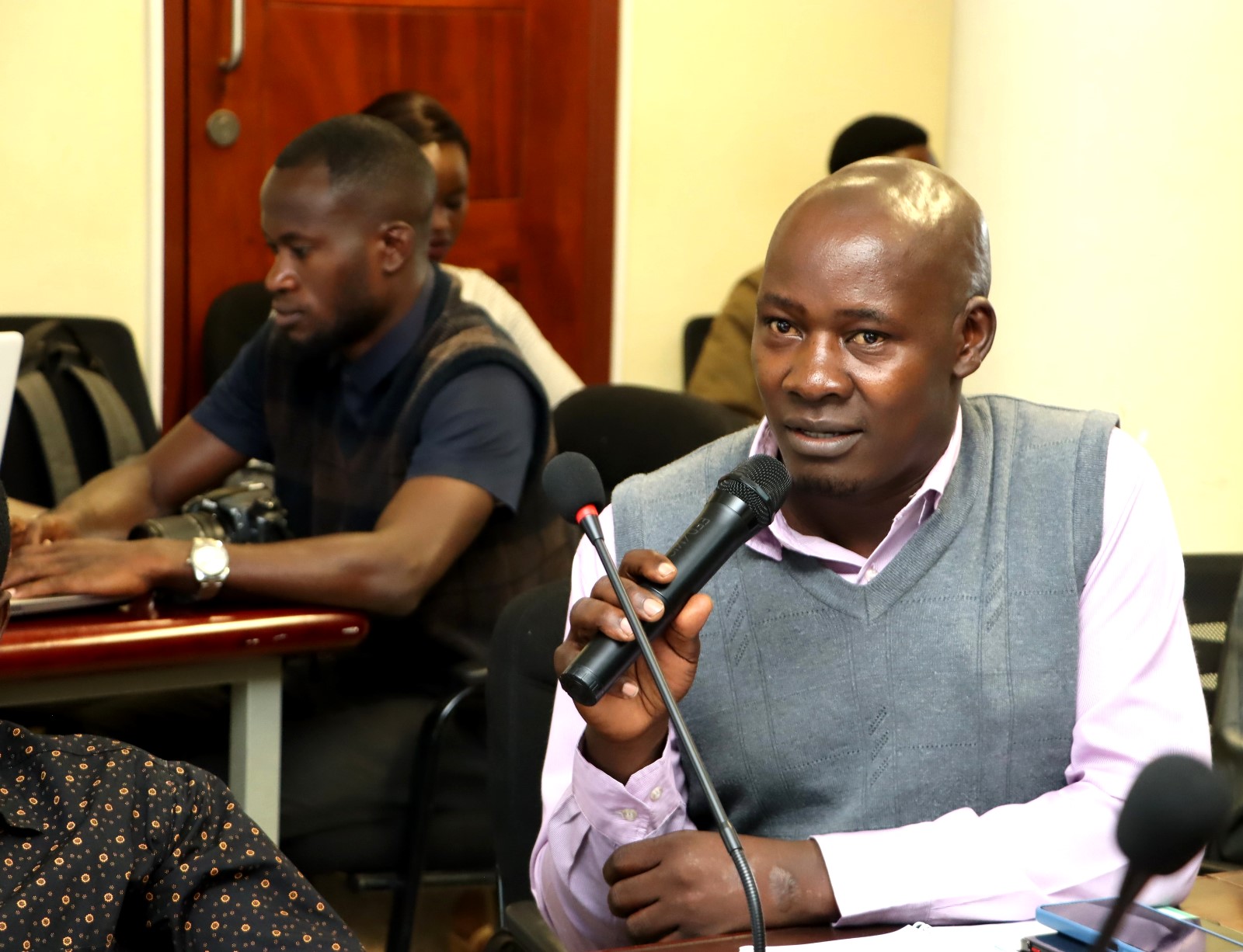 Dr. Wakida during the question and answer session. Environment for Development (EfD) Initiative Seminar Series, Public Lecture by French economist Nathalie Ferriere, titled “Donor Cooperation or Competition: What Do We Know from Economics Research and What Should We Investigate.” 16th April 2026, Yusuf Lule Central Teaching Facility, Makerere University, Kampala Uganda, East Africa.