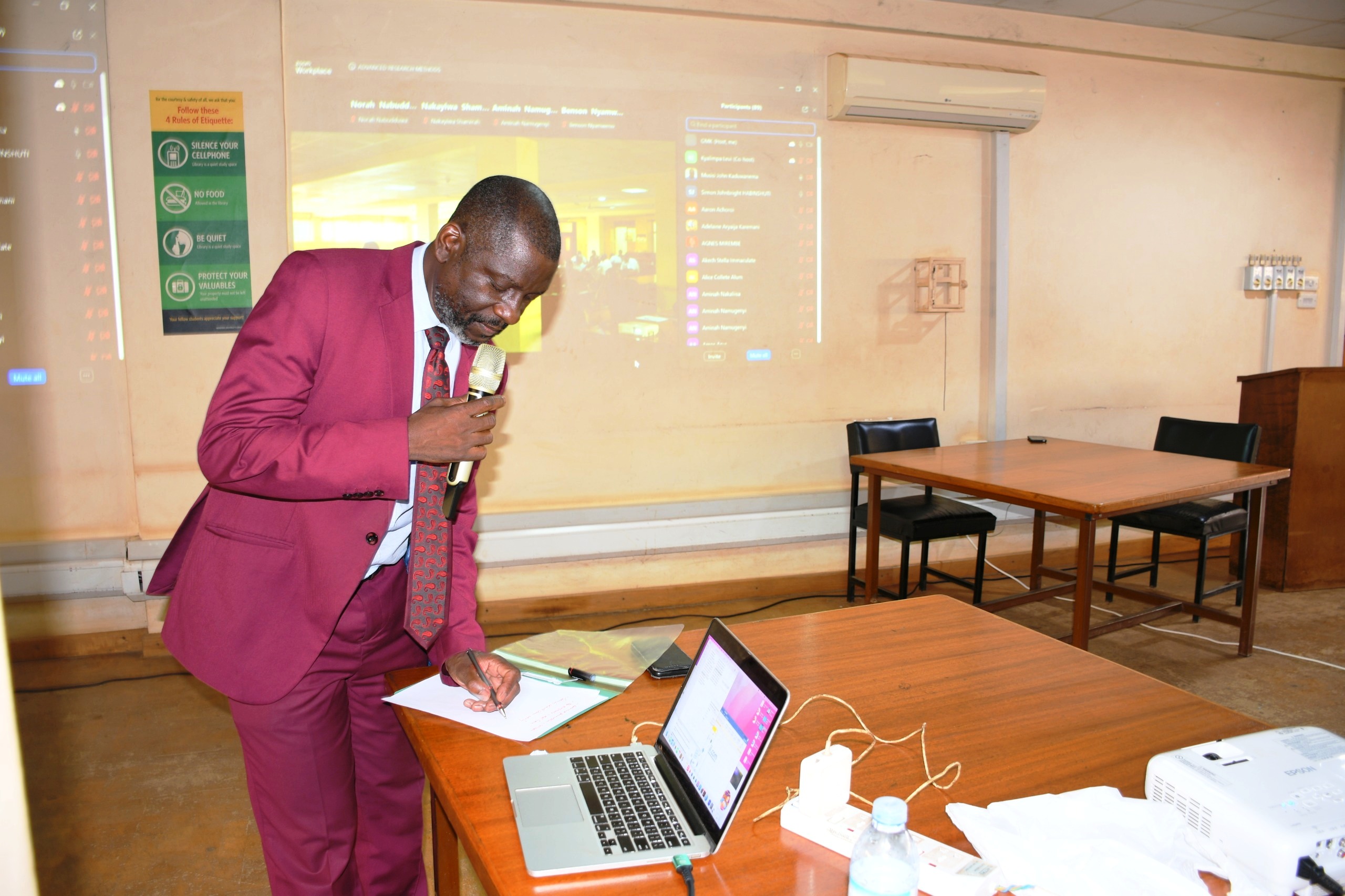 Prof. Julius Kikooma. Closure of a 10-day PhD cross-cutting training in Advanced Research Methods organized by the Directorate of Graduate Training and supported by iCARTA as part of efforts to strengthen doctoral education and research capacity, 25th May 2026, Main Library Room 24/7, Makerere University, Kampala Uganda, East Africa.