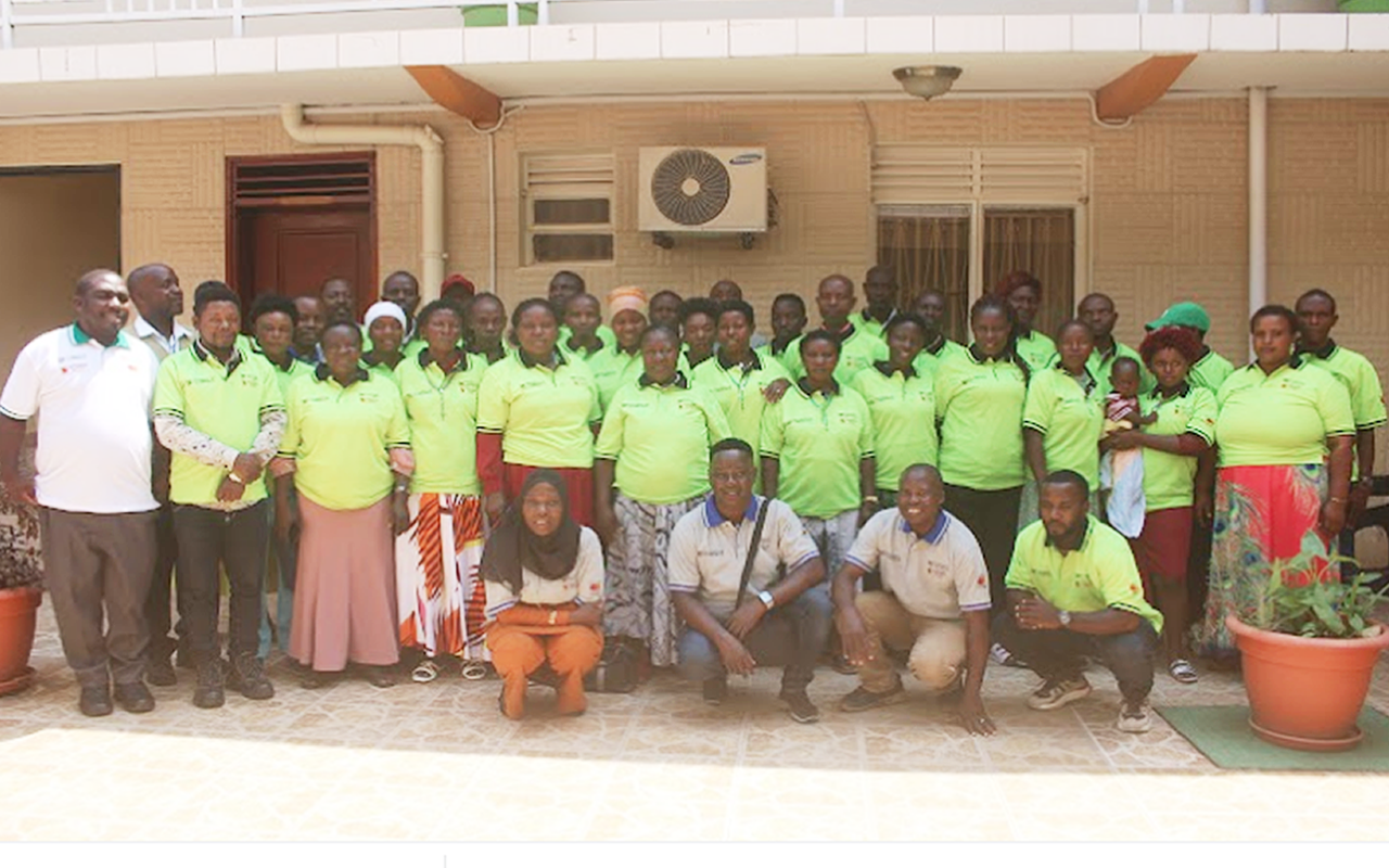 Workshop participants, Kasese district. The Communities of Hosts and Refugees Transitioning to Climate Resilience (CHART-CR) through workshops project focused on the interlinked dimensions of climate variability, food security, livelihoods, and water availability across diverse ecological contexts, including lowland refugee-hosting areas and mountainous, flood-prone regions through collaborative partnership between Makerere University Kampala Uganda, East Africa, University of Cambridge, and Cambridge-Africa Programme, with financial support from the Mastercard Foundation and Cambridge-Africa.